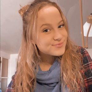 Meet your Posher, Katelyn